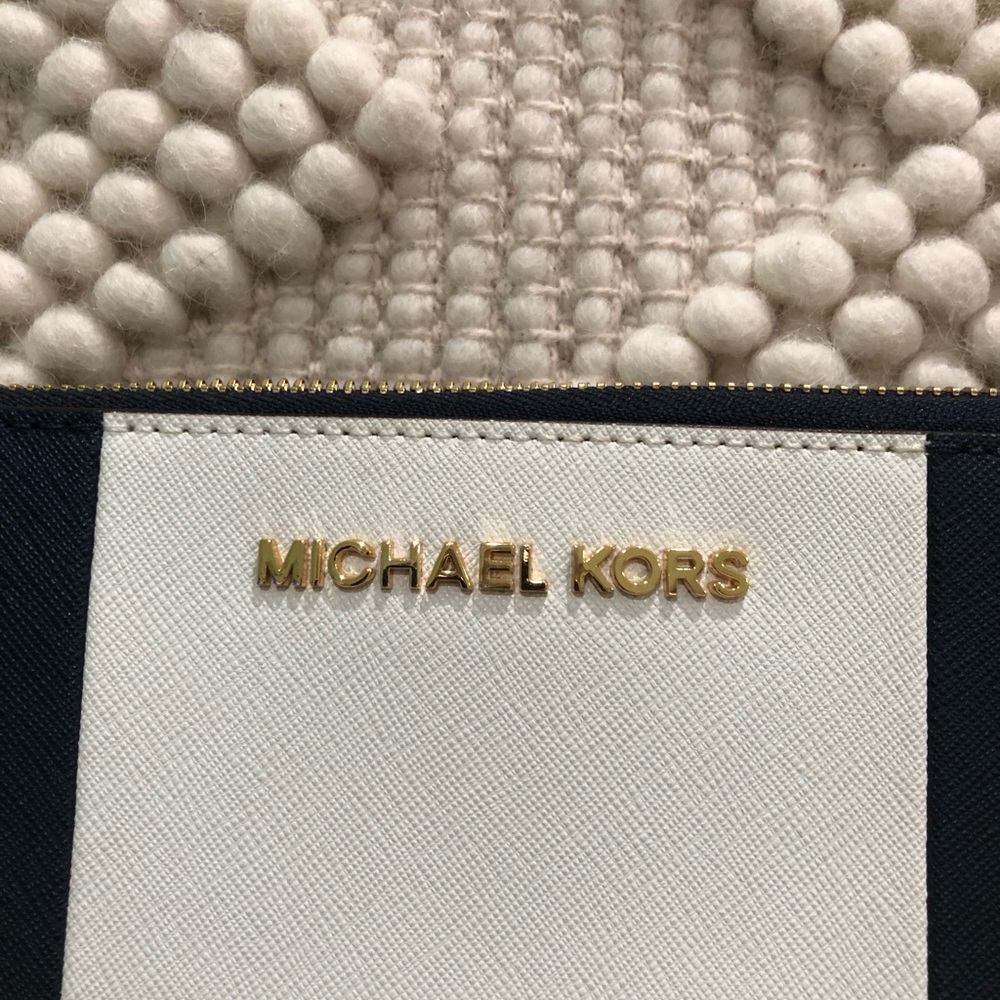 Mk Jet Set Center Stripe Large Navy Wallet - image 3